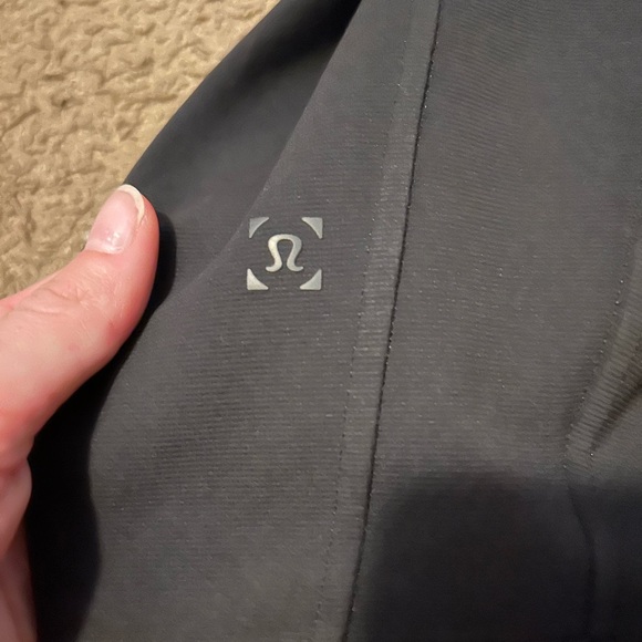 lululemon athletica Men's Black Zip-Up Sweater - Picture 6 of 6